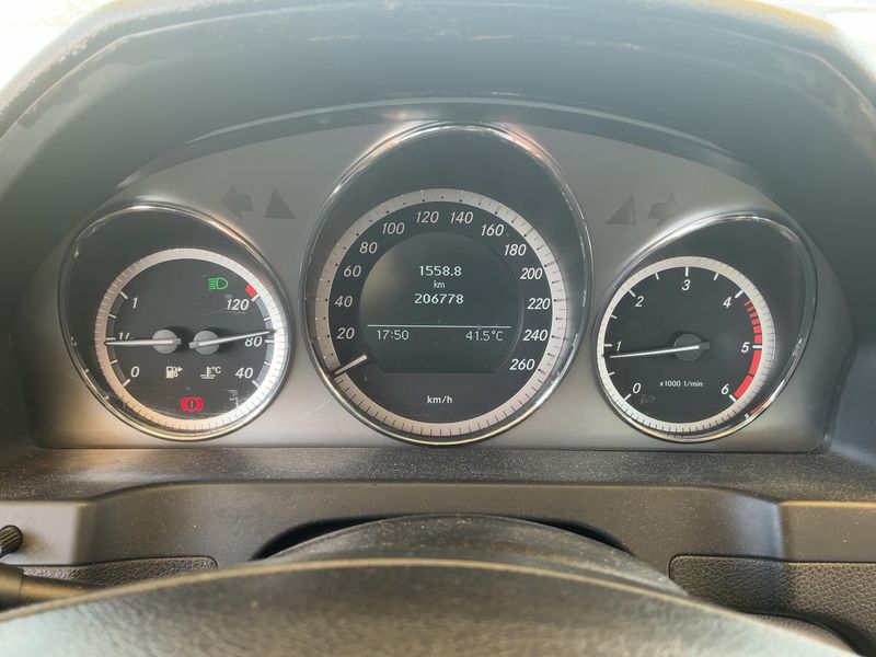 Mercedes-Benz C-Klasse C 200 CDI BlueEfficiency Avantgarde 2010 – снимка 18