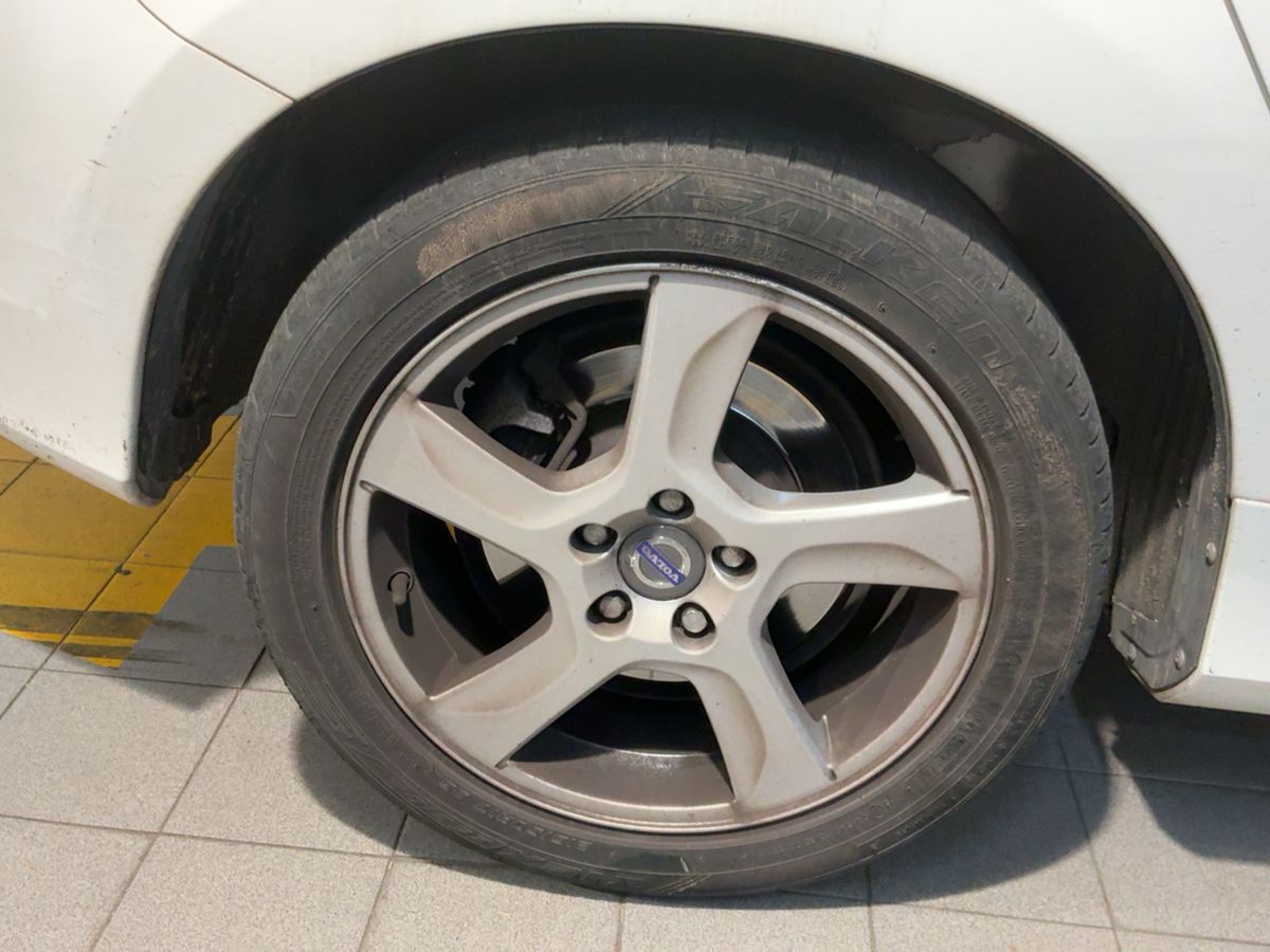 Volvo V60 2013 — photo 10