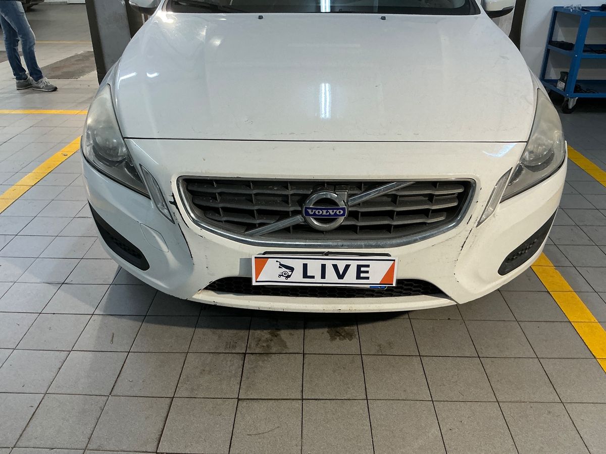 Volvo V60 2013 — photo 47