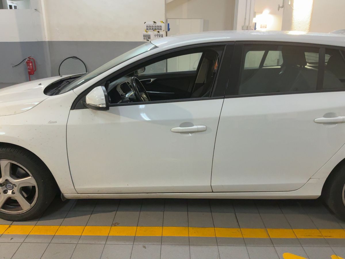 Volvo V60 2013 — photo 5