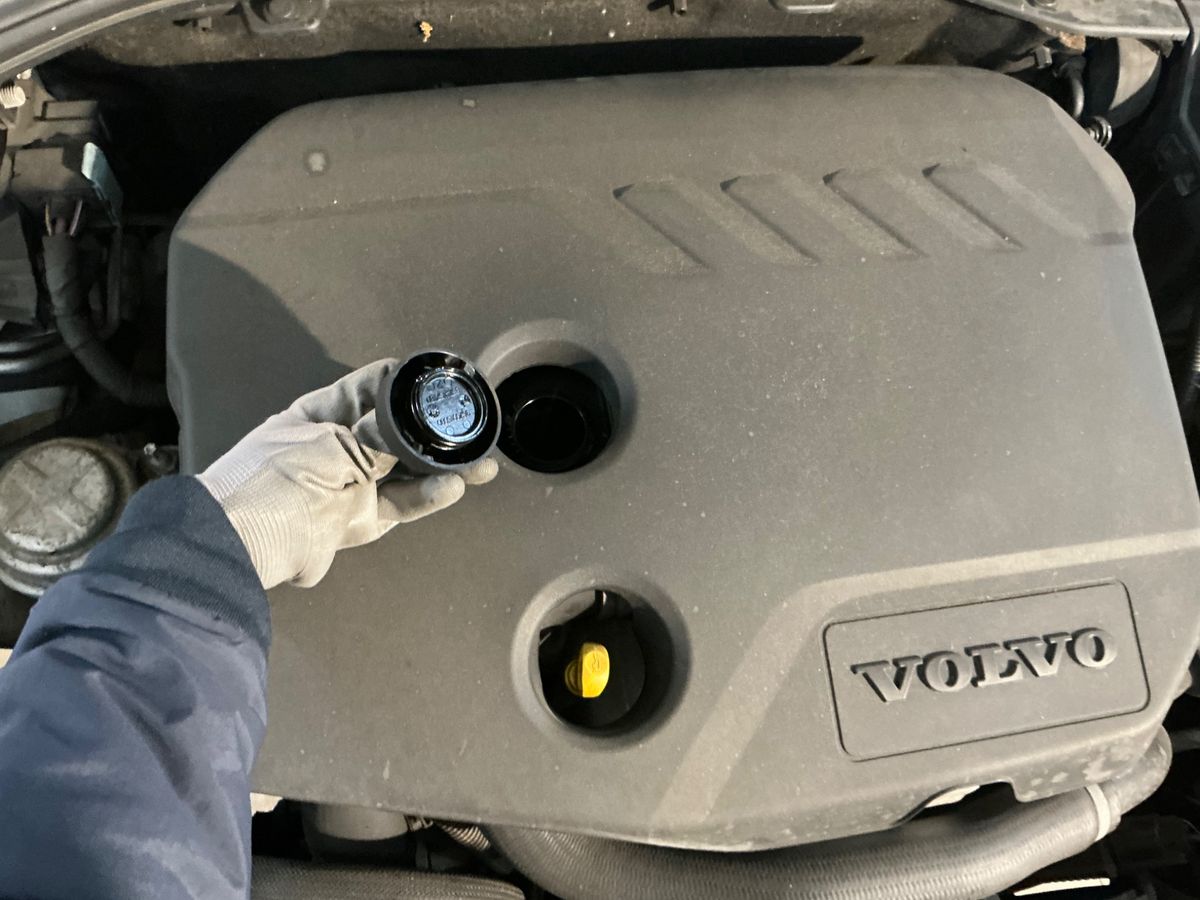 Volvo V60 2013 — photo 25