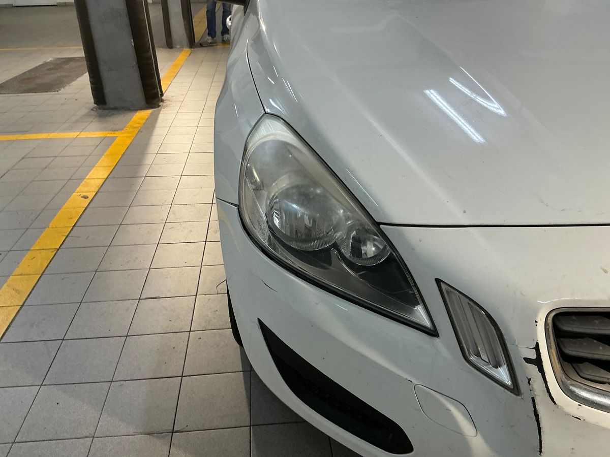 Volvo V60 2013 — photo 52