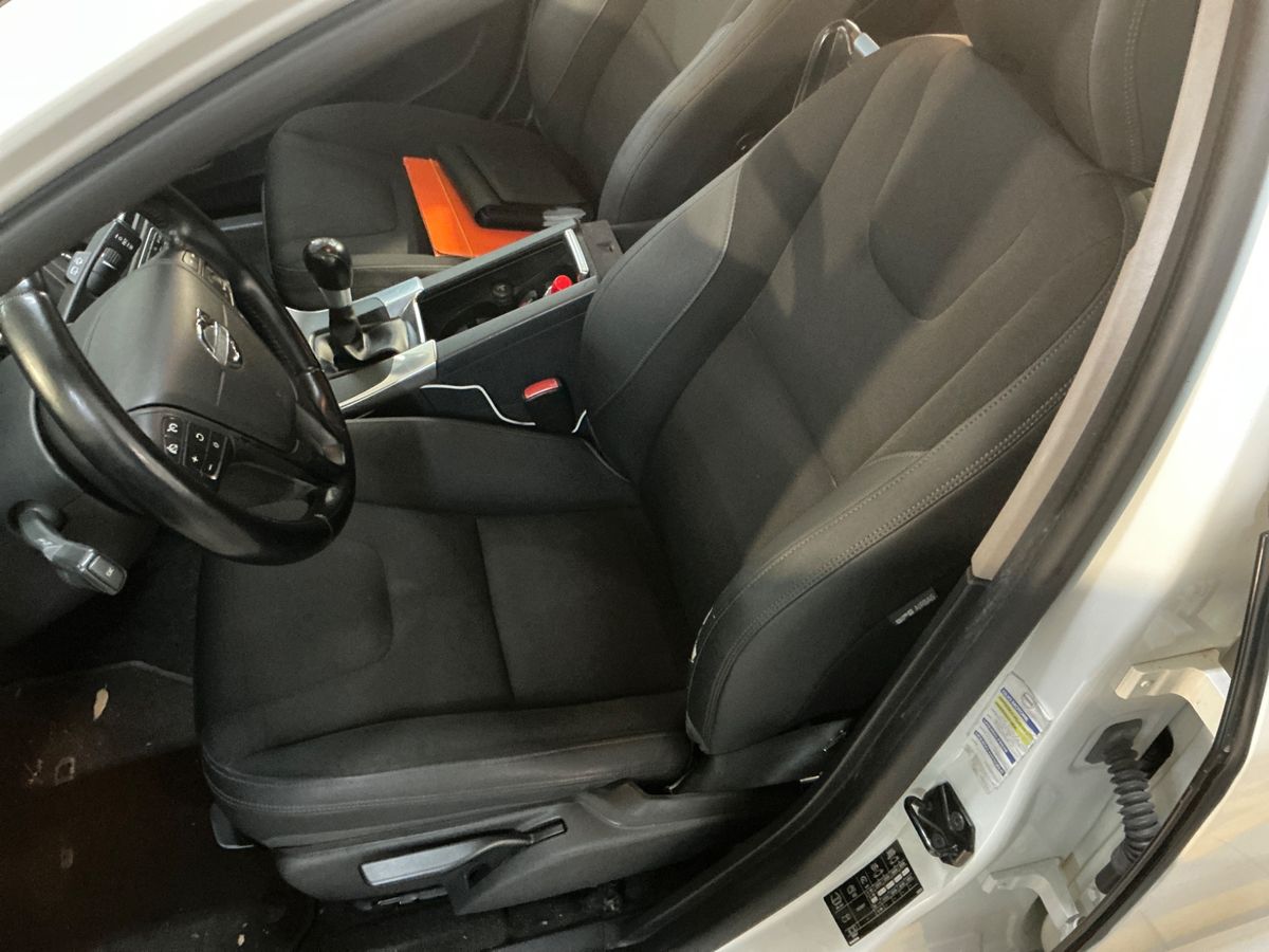 Volvo V60 2013 — photo 34