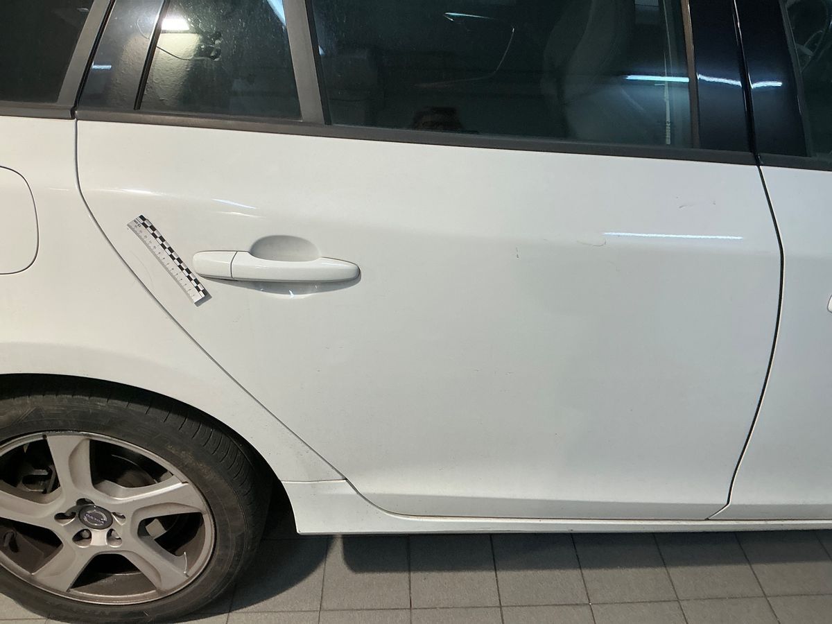 Volvo V60 2013 — photo 30