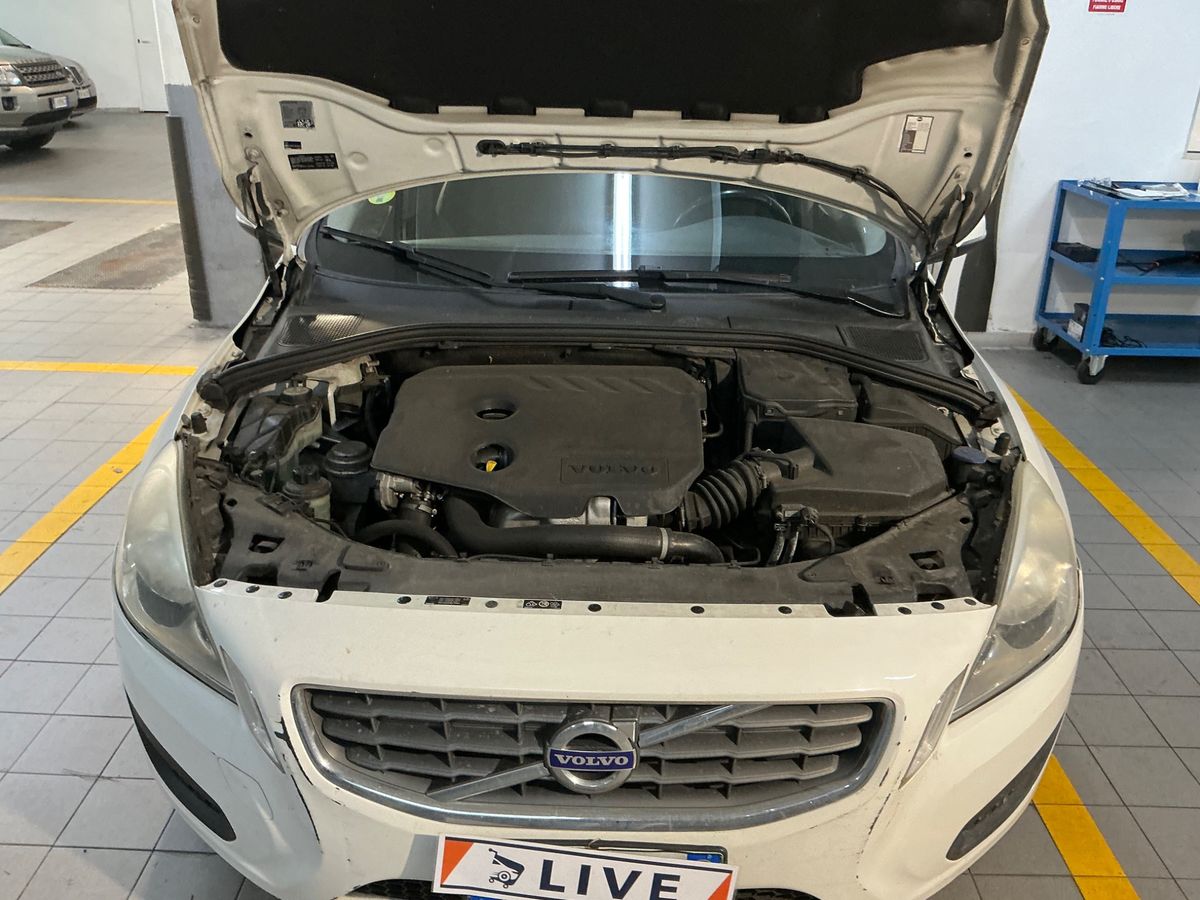 Volvo V60 2013 — photo 23