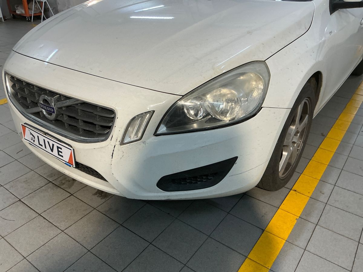 Volvo V60 2013 — photo 48