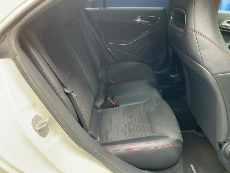 Mercedes-Benz CLA-Klasse CLA 220 d Premium 2016 – снимка 19