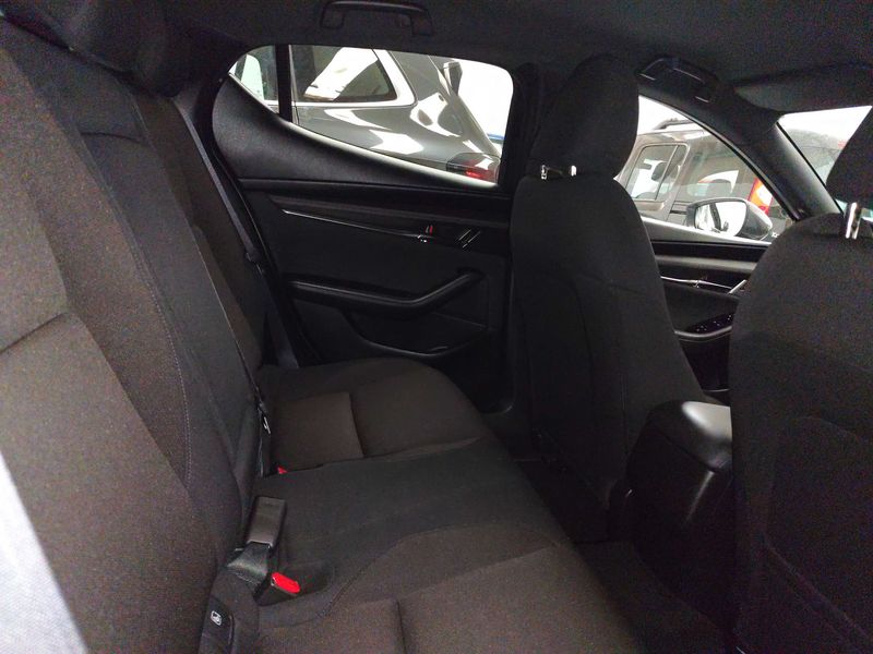 Mazda 3 2.0 Skyactiv-X Mild-Hybrid Zenith-X — zdjęcie 14