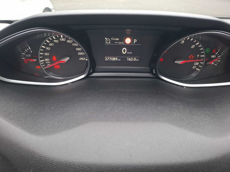 Peugeot 308 1.5 Blue-HDi Allure Business — zdjęcie 12