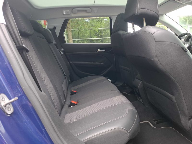 Peugeot 308 1.5 Blue-HDi Allure Business — zdjęcie 14