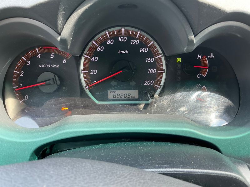 Toyota Hilux 3.0 Turbodiesel Double Cab Comfort 4x4 — zdjęcie 13