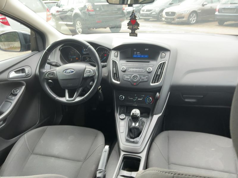 Ford Focus 1.5 TDCi Trend — zdjęcie 12