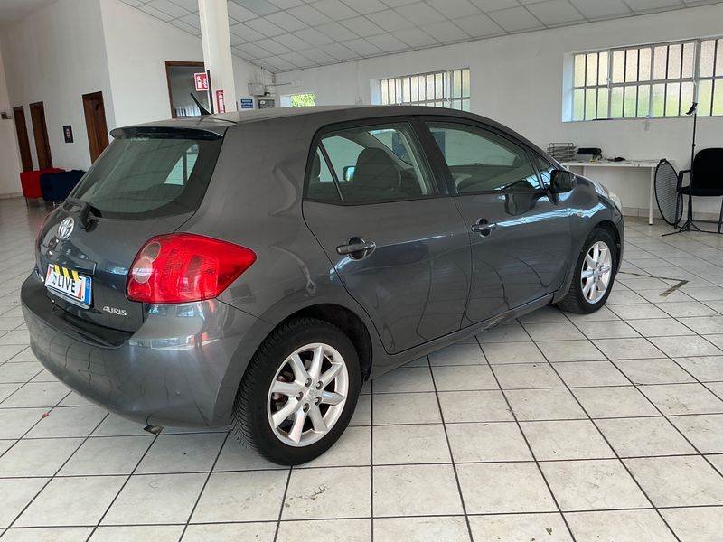 Toyota Auris 1.4 Turbodiesel Sol — zdjęcie 2