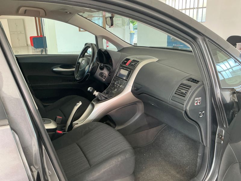 Toyota Auris 1.4 Turbodiesel Sol — zdjęcie 3