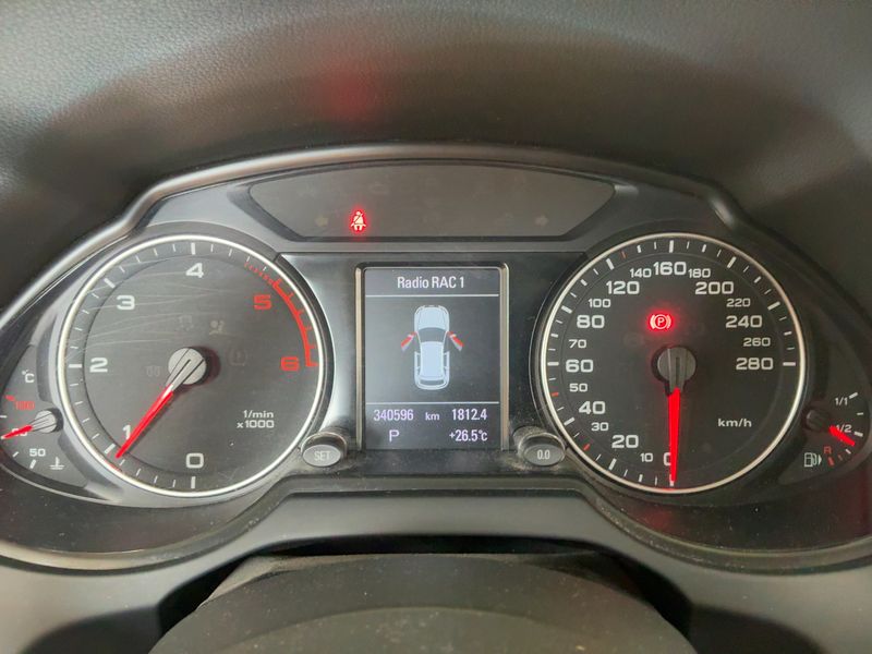 Audi Q5 2.0 TDI quattro — zdjęcie 13