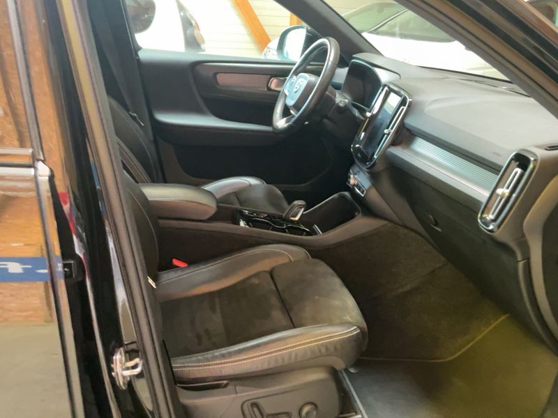 Volvo XC40 1.5 T5 Plug-in Hybrid R-Design 2WD — zdjęcie 11