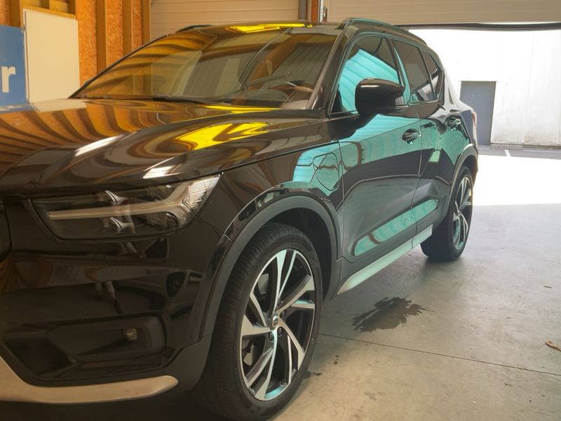 Volvo XC40 1.5 T5 Plug-in Hybrid R-Design 2WD — zdjęcie 2