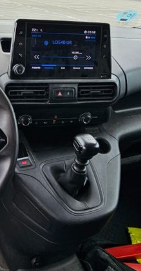 Peugeot Partner 1.2 PureTech Premium L1 2021 – снимка 43