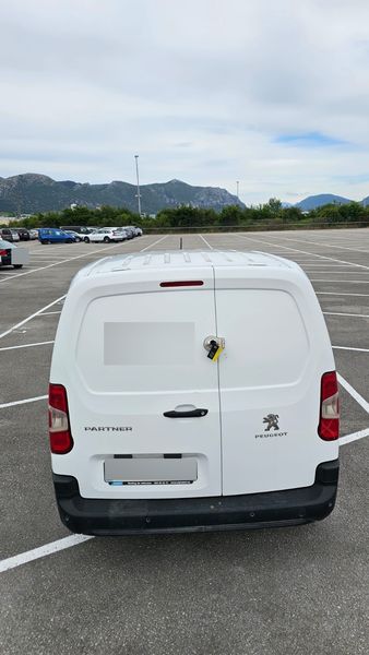 Peugeot Partner 1.2 PureTech Premium L1 2021 – снимка 4