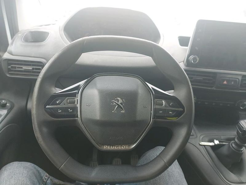 Peugeot Partner 1.2 PureTech Premium L1 2021 – снимка 26