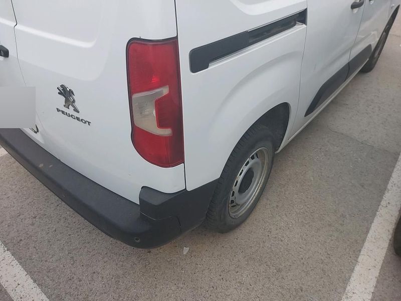Peugeot Partner 1.2 PureTech Premium L1 2021 – снимка 50