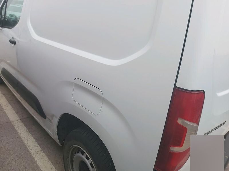 Peugeot Partner 1.2 PureTech Premium L1 2021 – снимка 19