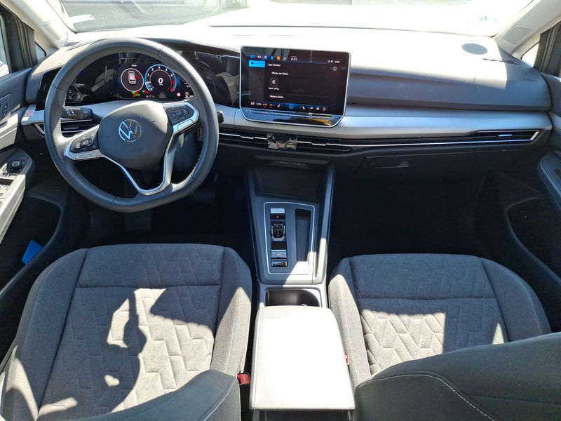 Volkswagen Golf VIII 1.5 eTSI Life — zdjęcie 11