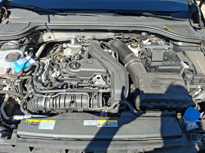 Volkswagen Golf VIII 1.5 eTSI Life — zdjęcie 8