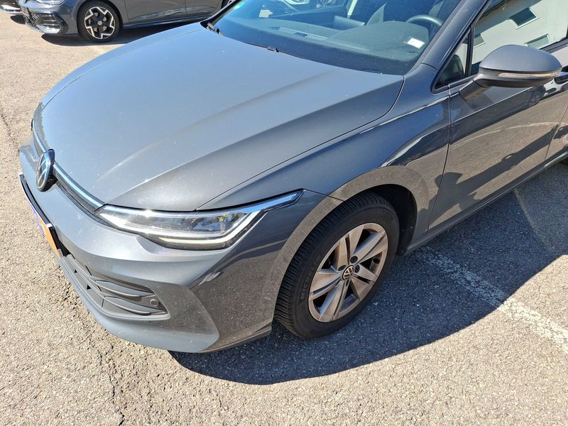 Volkswagen Golf VIII 1.5 eTSI Life — zdjęcie 2