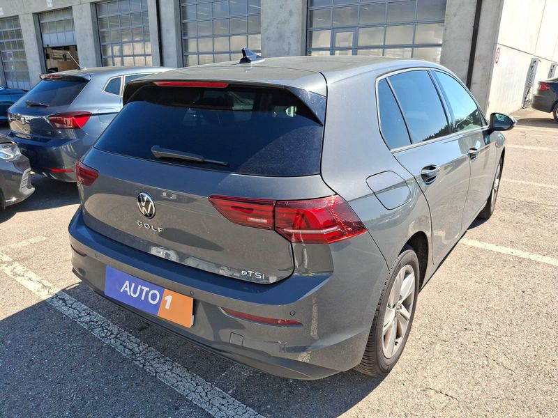 Volkswagen Golf VIII 1.5 eTSI Life — zdjęcie 5