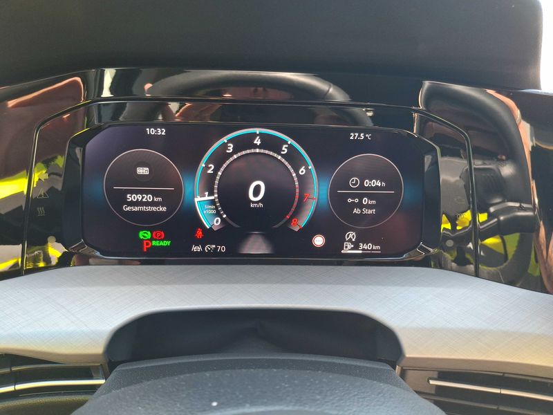 Volkswagen Golf VIII 1.5 eTSI Life — zdjęcie 12