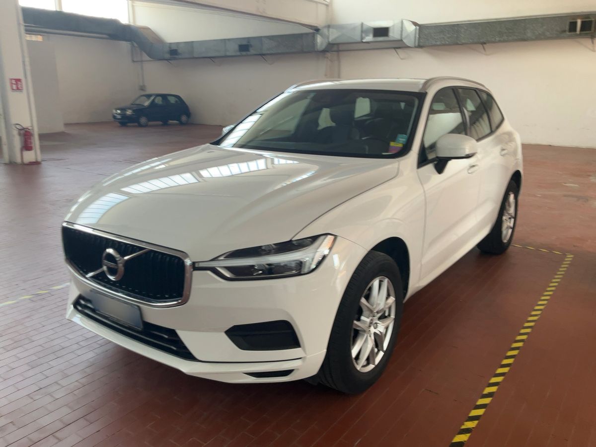 Volvo XC60 2018 — photo 1