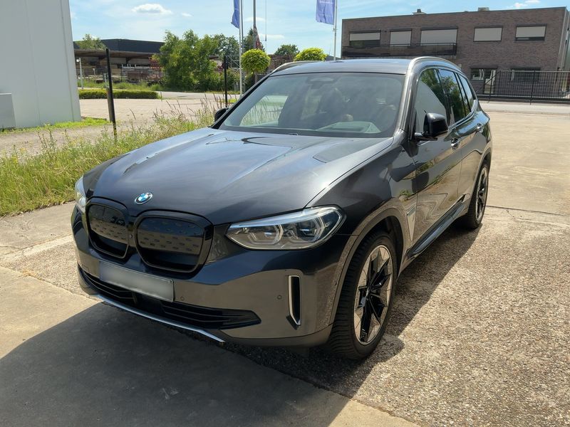 BMW iX3 electric drive 210 kW Impressive