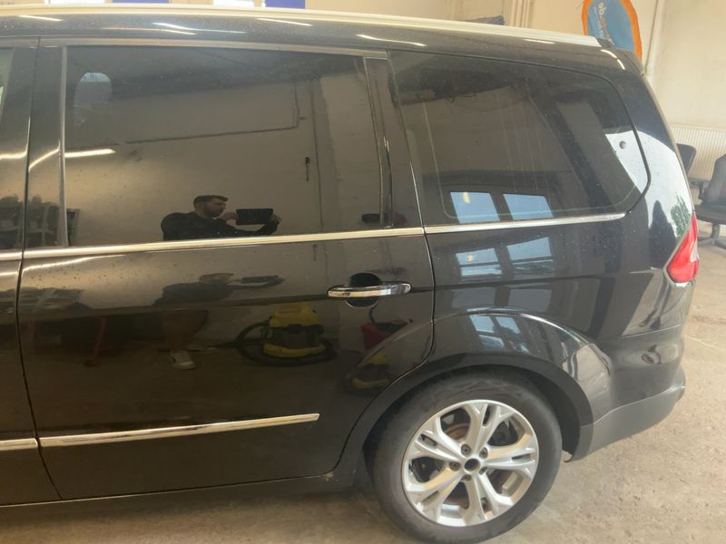 Ford Galaxy 2.2 TDCi Titanium — zdjęcie 3