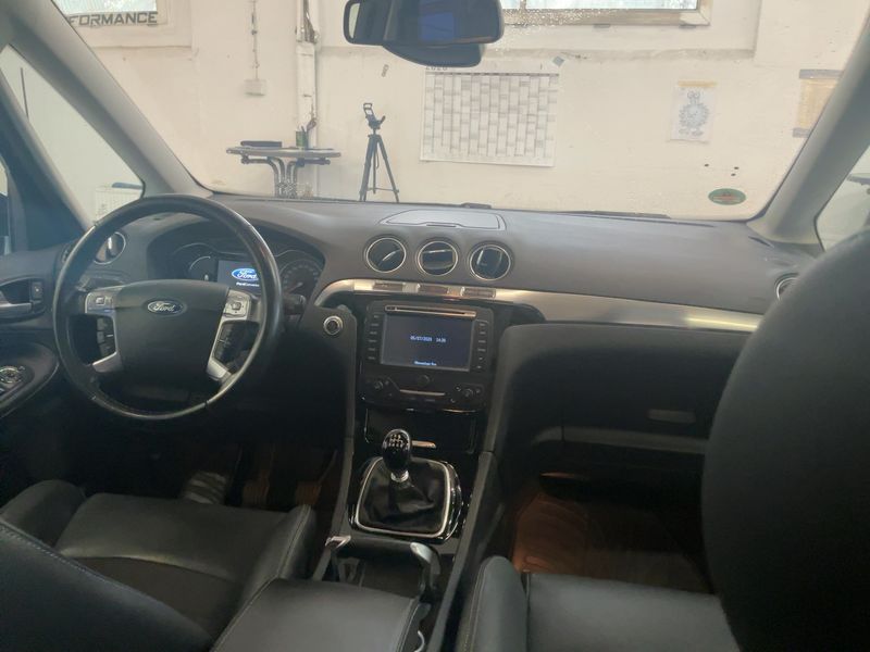 Ford Galaxy 2.2 TDCi Titanium — zdjęcie 12