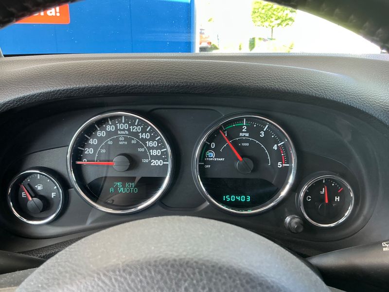 Jeep Wrangler Unlimited 2.8 CRD Sport — zdjęcie 13