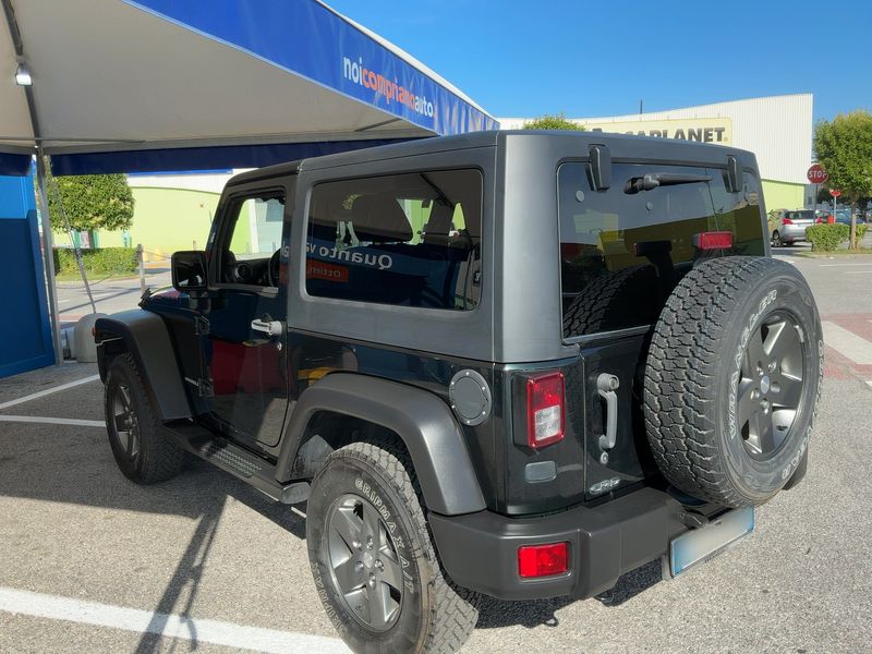 Jeep Wrangler Unlimited 2.8 CRD Sport — zdjęcie 3