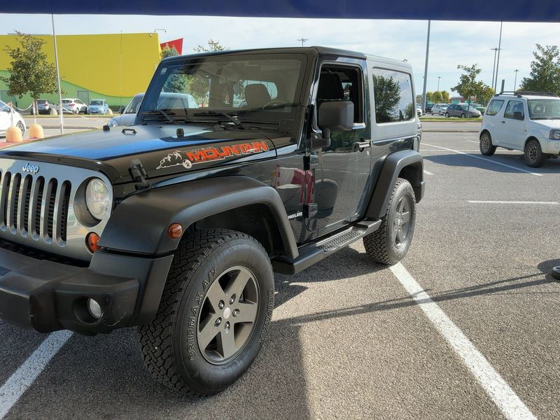 Jeep Wrangler Unlimited 2.8 CRD Sport — zdjęcie 2
