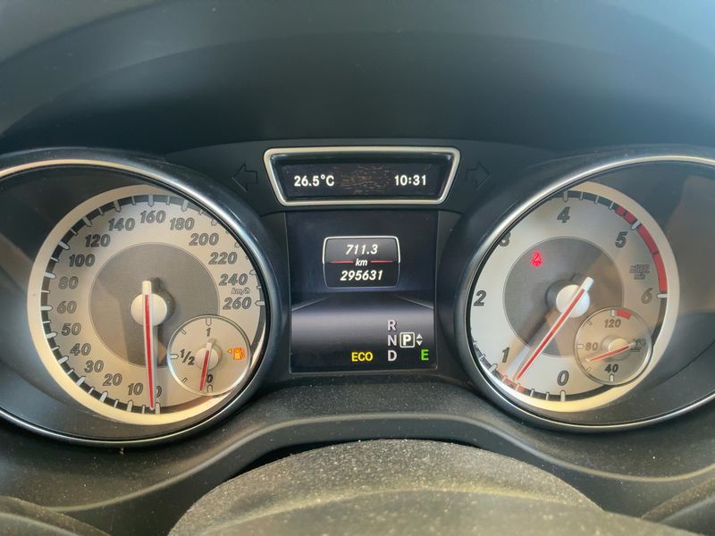 Mercedes-Benz CLA-Klasse CLA 220 d AMG Line — zdjęcie 13