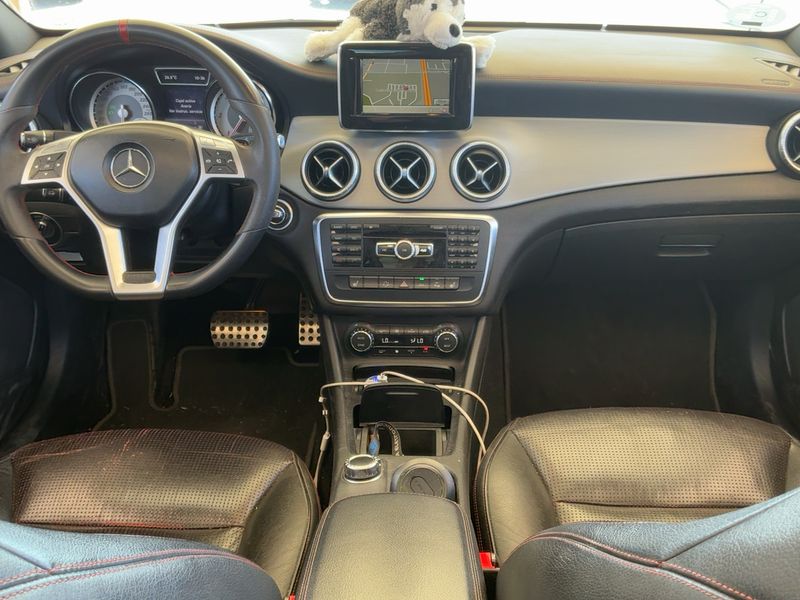 Mercedes-Benz CLA-Klasse CLA 220 d AMG Line — zdjęcie 12
