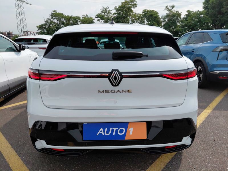Renault Megane E-Tech electric drive 96 kW Equilibre — zdjęcie 4