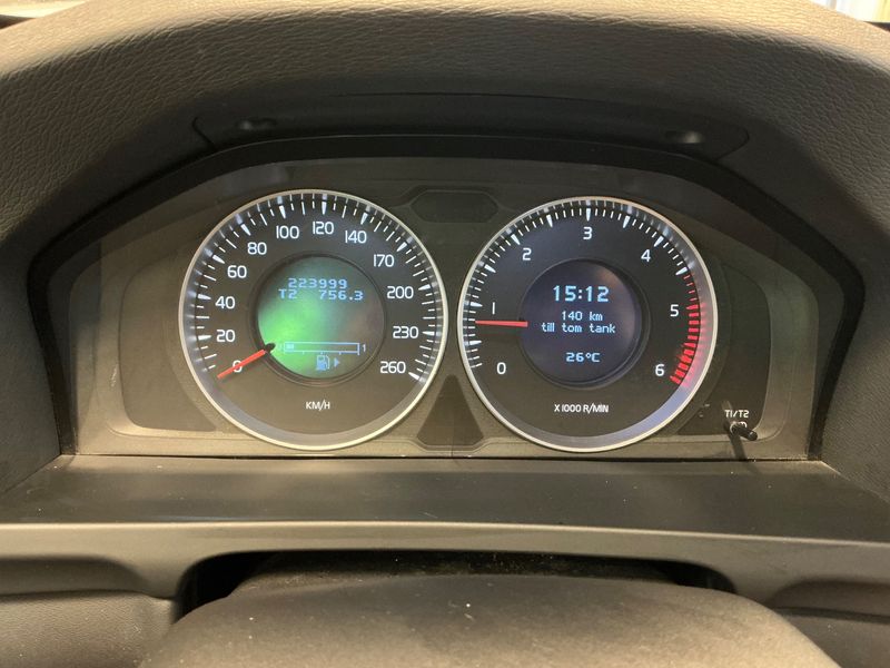 Volvo V60 2.0 D4 Momentum — zdjęcie 13