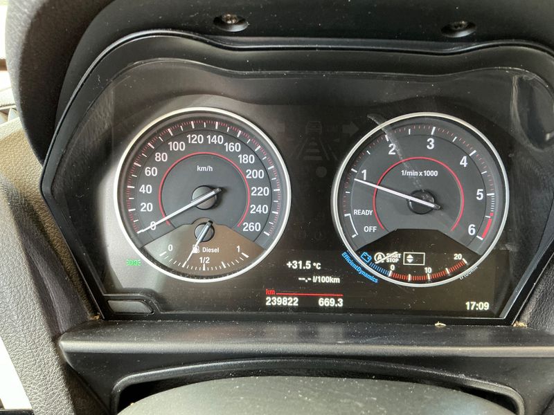 BMW 1er 118d Sport Line 2016 – снимка 19