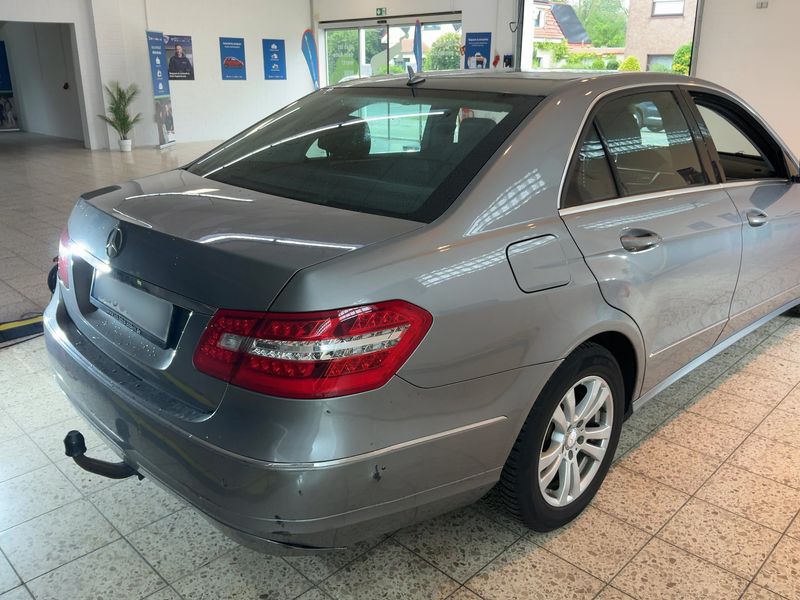 Mercedes-Benz E-Klasse E 250 CGI BlueEfficiency Avantgarde — zdjęcie 6