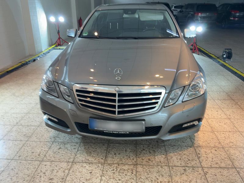 Mercedes-Benz E-Klasse E 250 CGI BlueEfficiency Avantgarde — zdjęcie 9