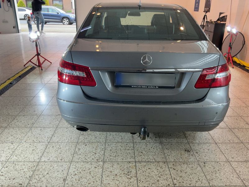Mercedes-Benz E-Klasse E 250 CGI BlueEfficiency Avantgarde — zdjęcie 5