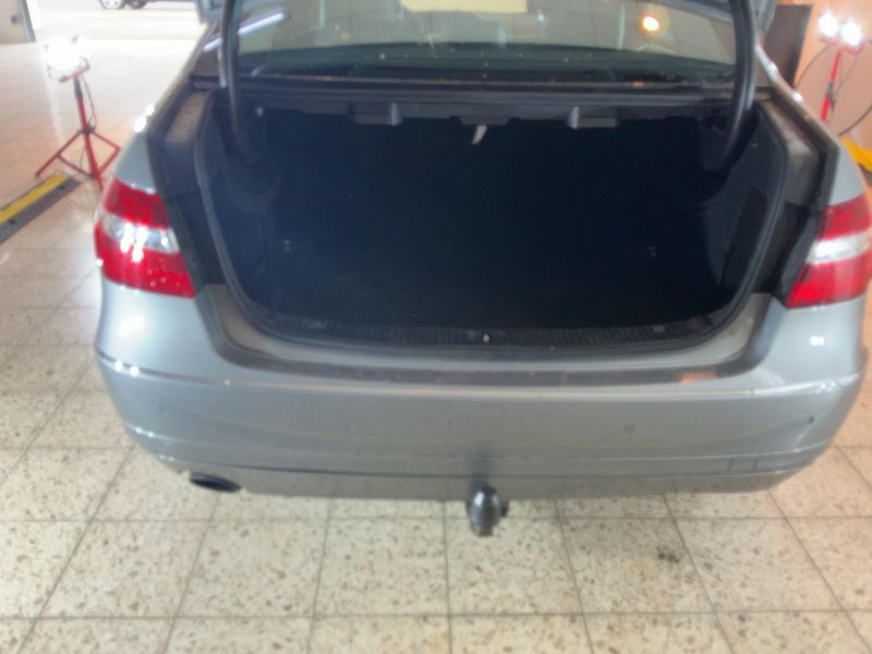 Mercedes-Benz E-Klasse E 250 CGI BlueEfficiency Avantgarde — zdjęcie 10