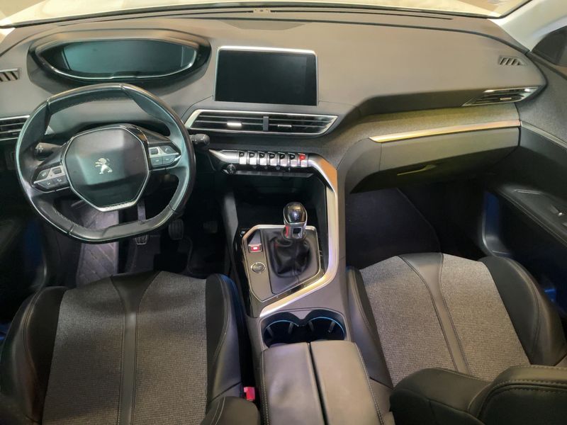 Peugeot 3008 1.2 PureTech Allure — zdjęcie 12