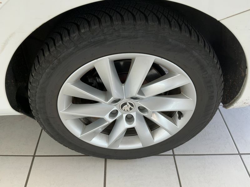 Skoda Superb 2.0 TDI Style 4x4 2018 – снимка 5
