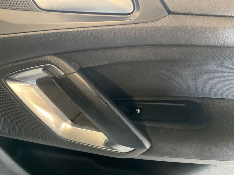 Peugeot 308 1.6 Blue-HDi Allure 2017 – снимка 27